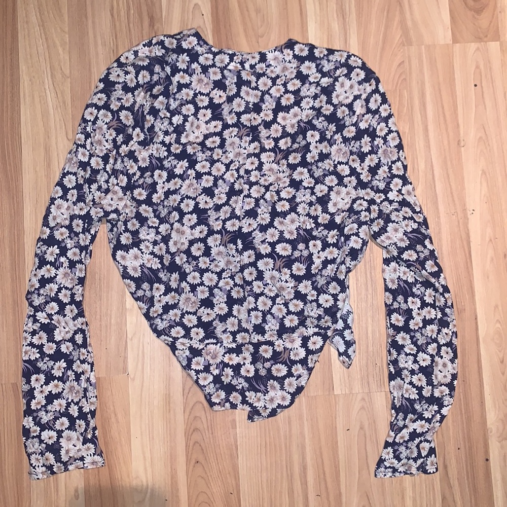 Rolla’s Delilah Daisies Blouse in Navy Blue Size Small - Picture 7 of 7